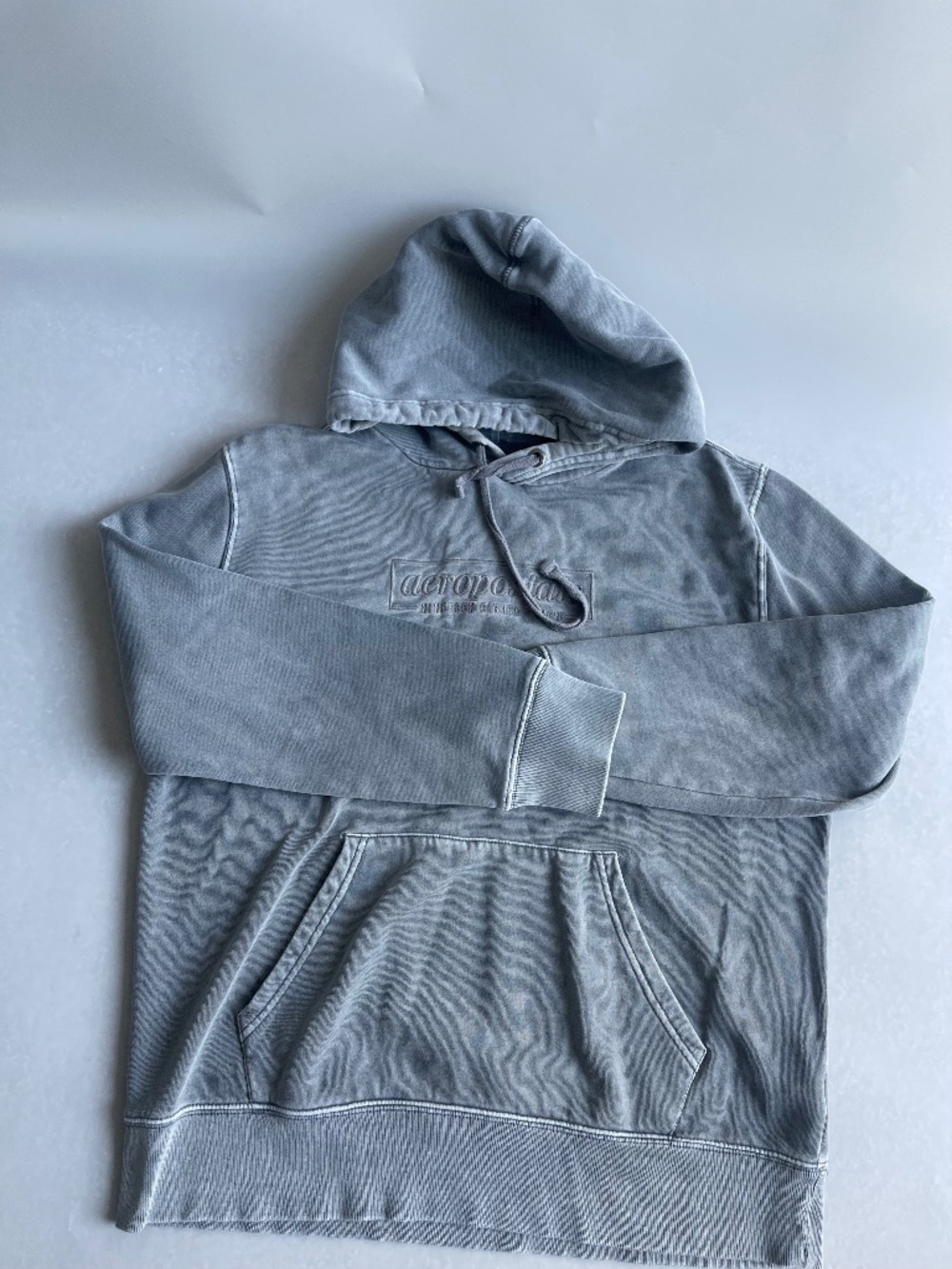 Aeropostale Men’s Gray Washed Pullover Hoodie Size M Embroidered Logo Sweatshirt